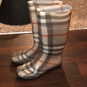 Women Burberry Boots